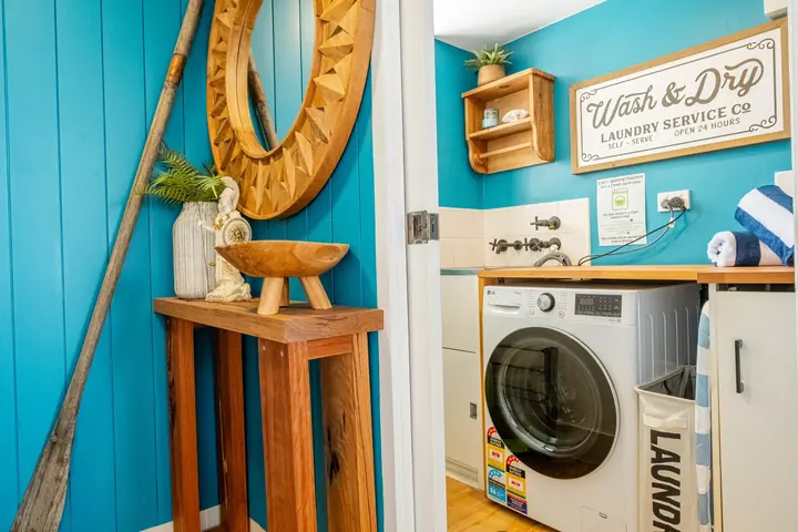 Washer-dryer in the laundry nook